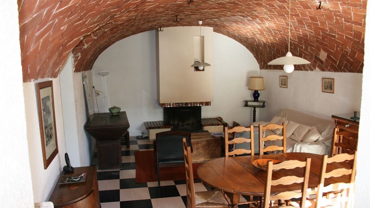 Photo of Others in Reynes