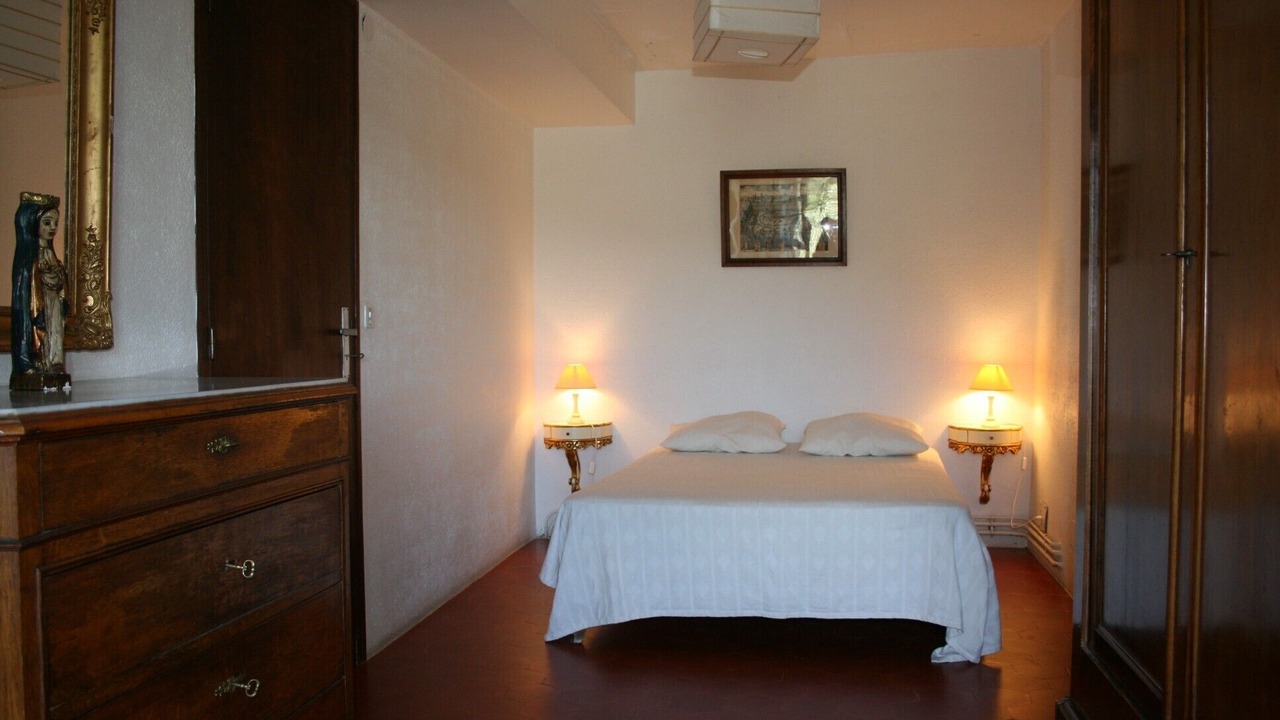Photo of Bedroom in Reynes