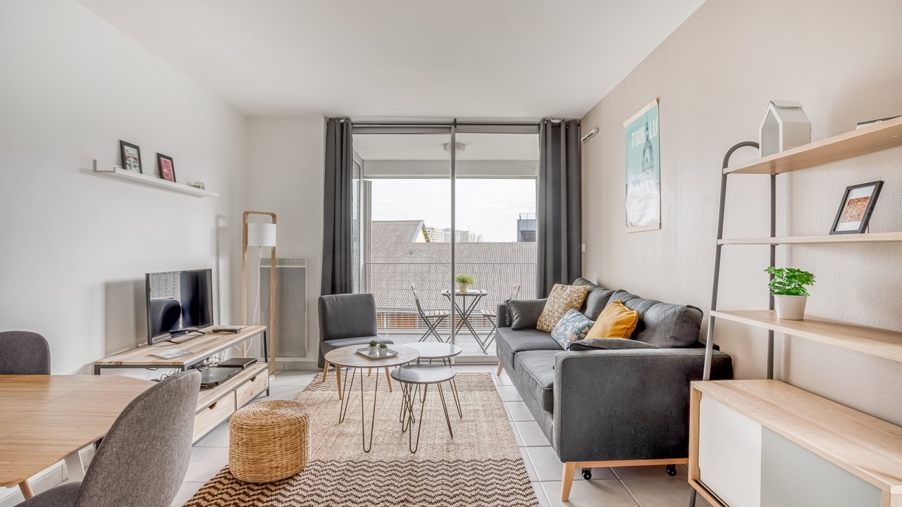 Photo of Livingroom in Republique - Les Ponts