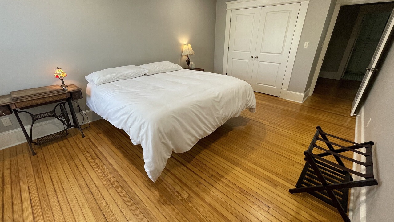 Photo of Bedroom in Crowley