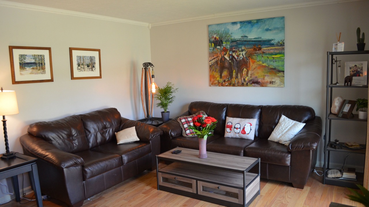 Photo of Livingroom in Woodland Hills