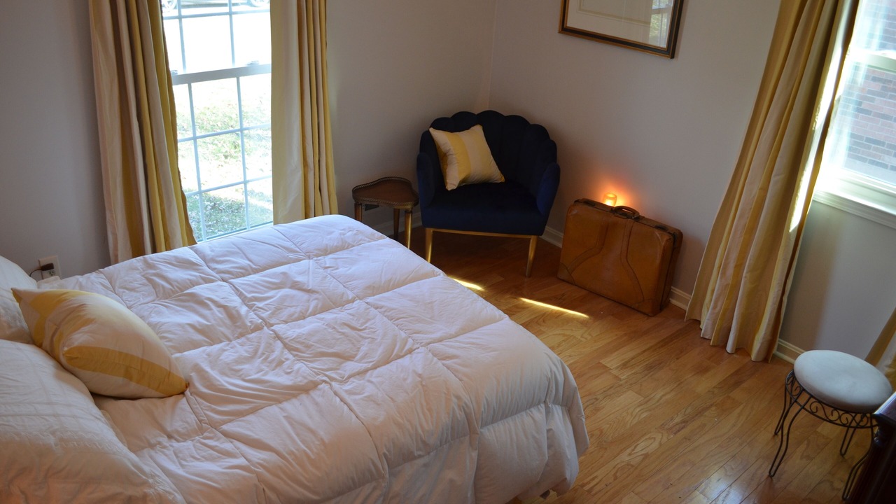 Photo of Bedroom in Woodland Hills