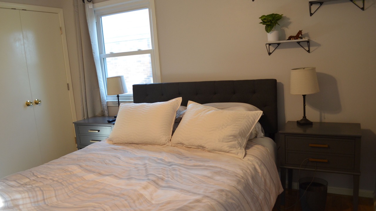 Photo of Bedroom in Woodland Hills