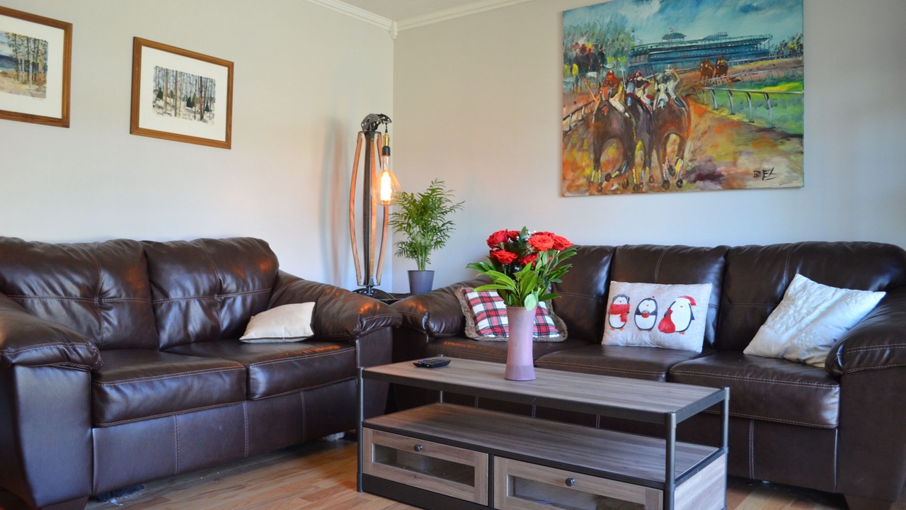 Photo of Livingroom in Woodland Hills