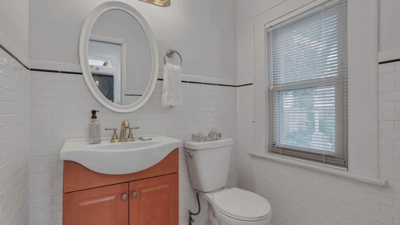 Photo of Bathroom in Old North Columbus