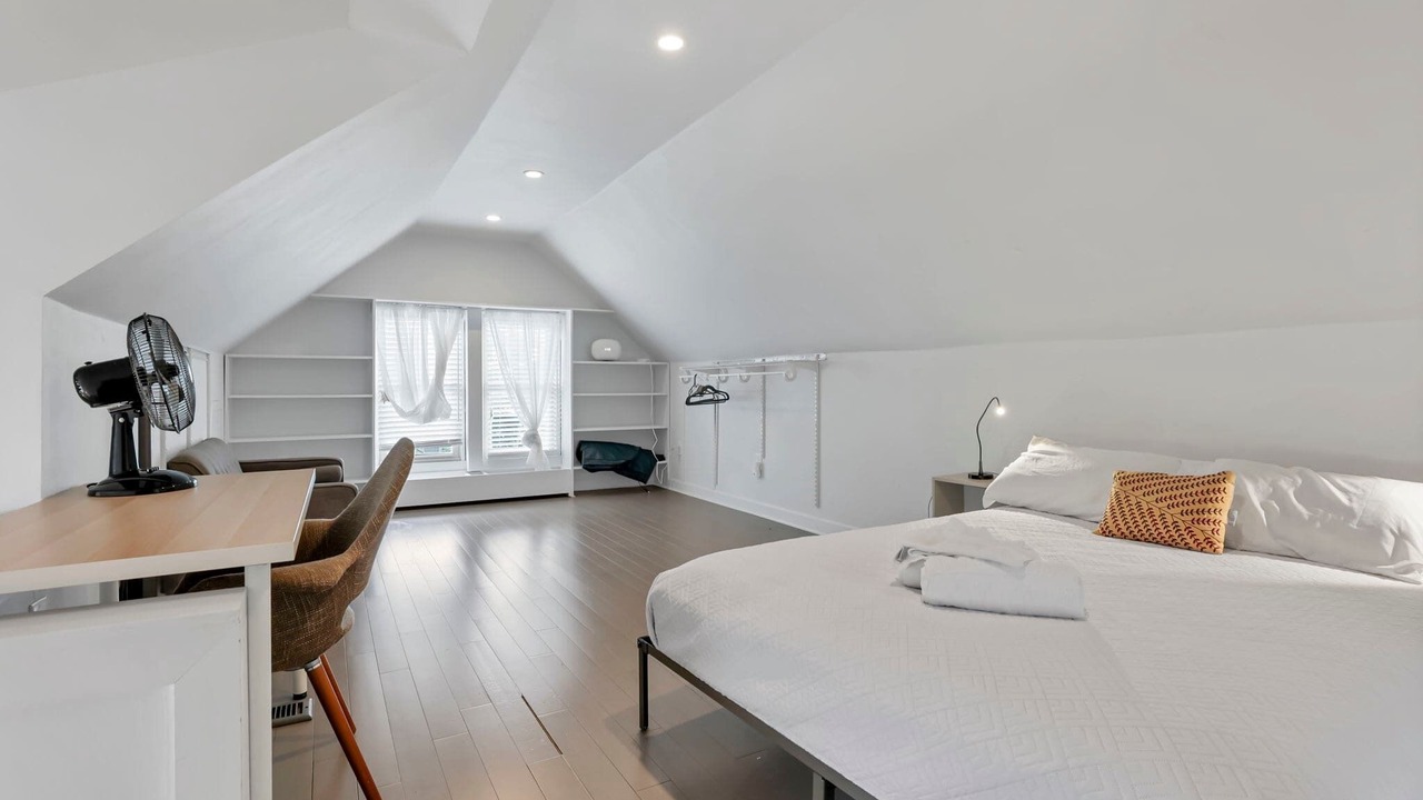 Photo of Bedroom in Old North Columbus