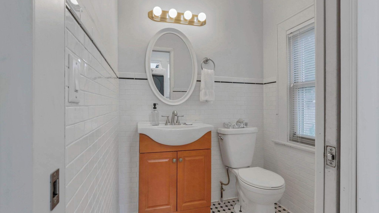 Photo of Bathroom in Old North Columbus