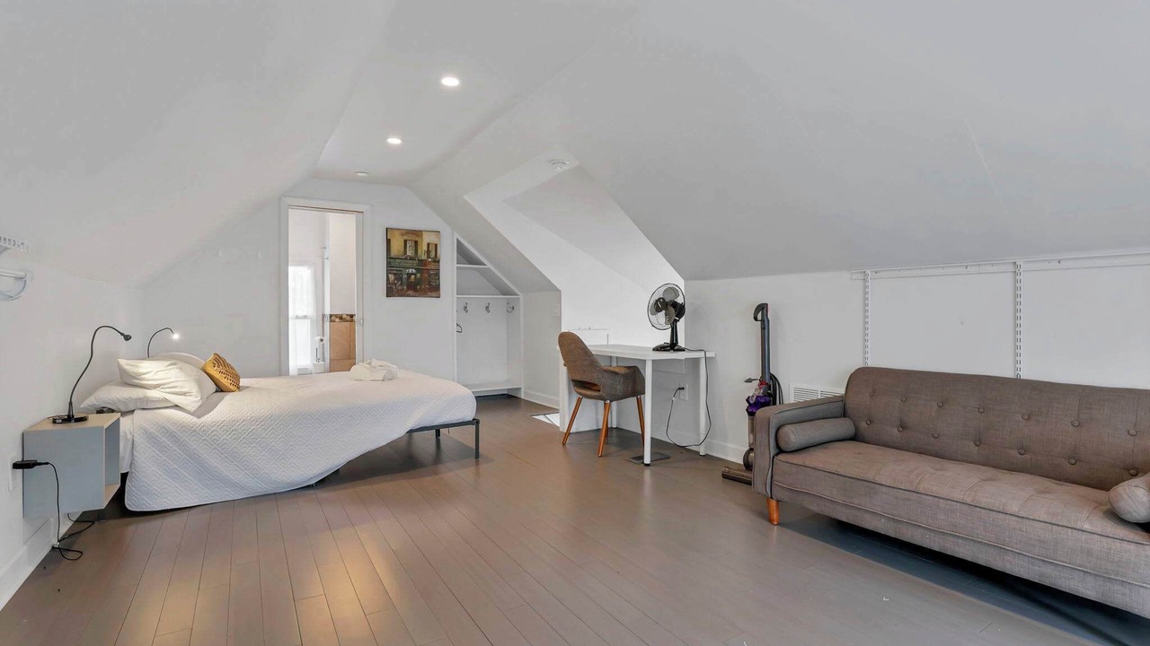 Photo of Bedroom in Old North Columbus