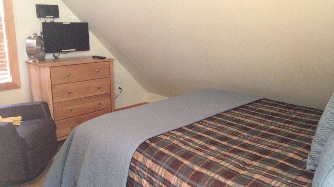 Photo of Bedroom in Green Gables