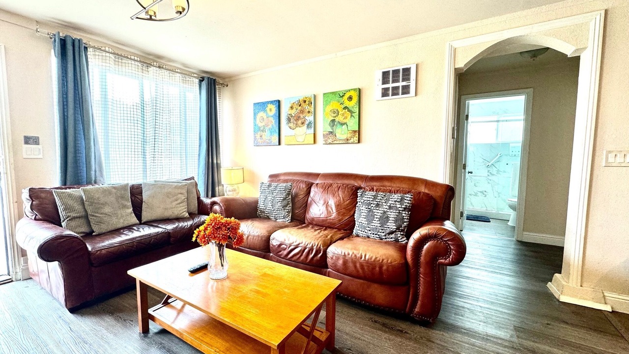 Photo of Livingroom in Westlake
