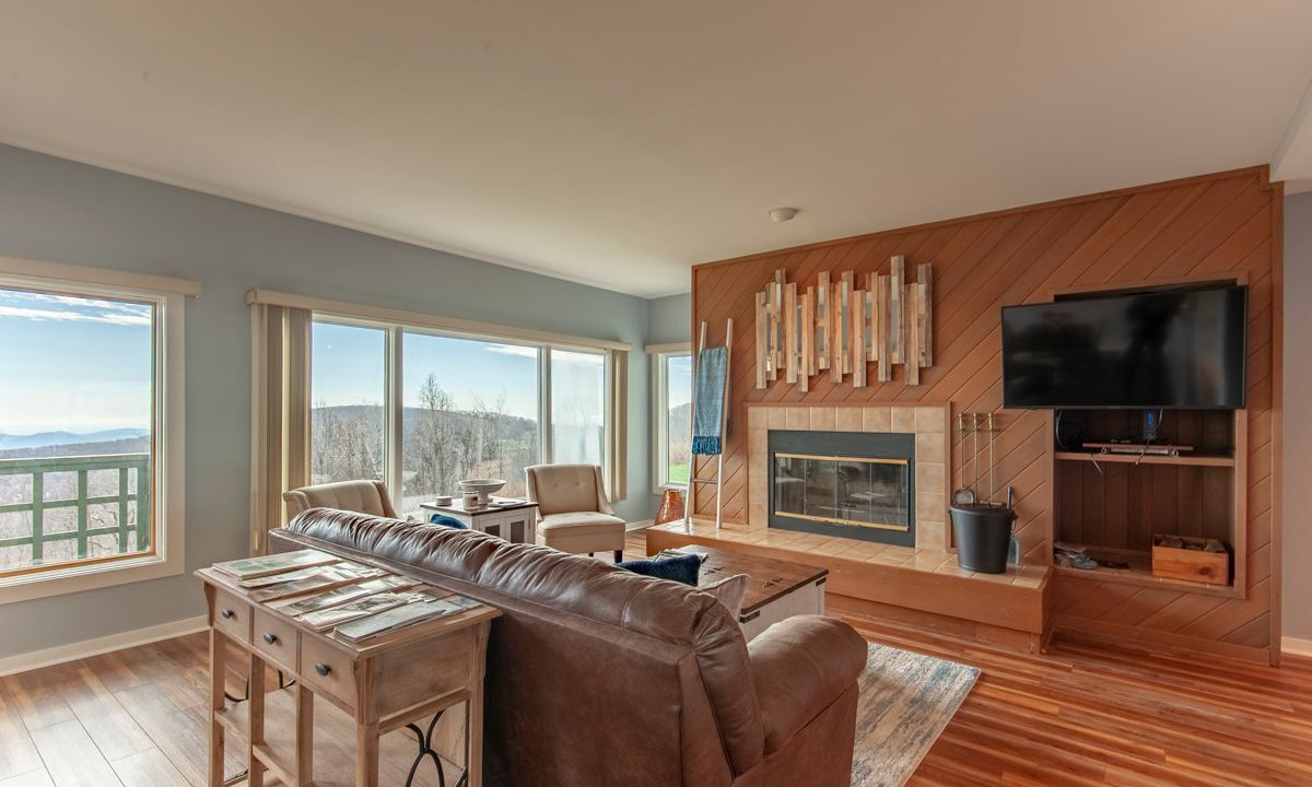 Photo of Livingroom in Chestnut Springs