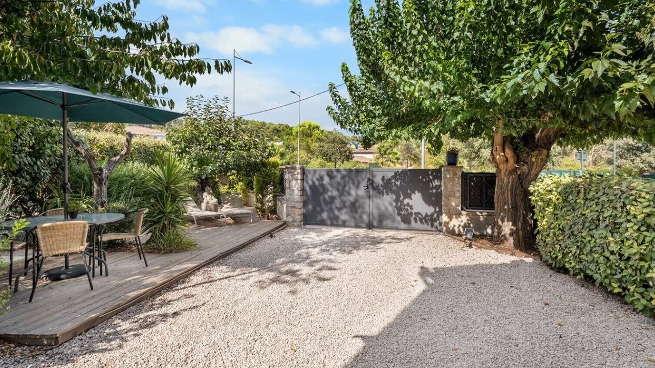 Photo of Outdoor in Cuers