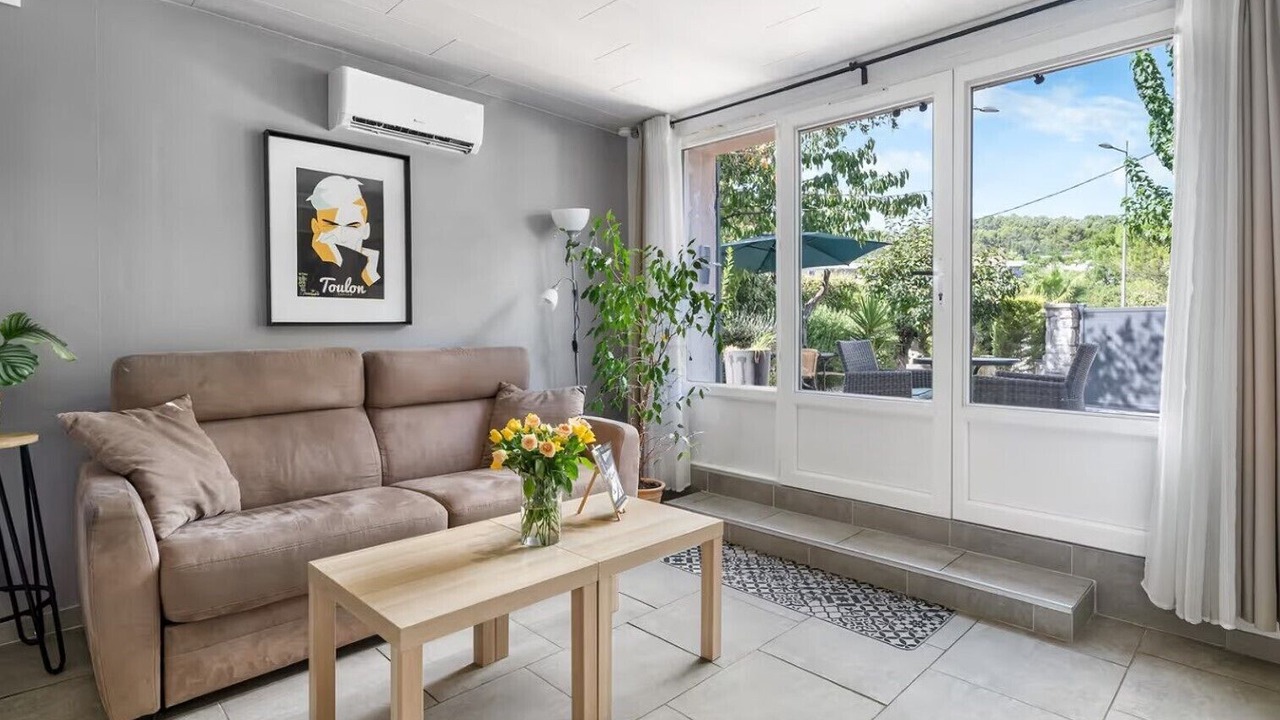 Photo of Livingroom in Cuers