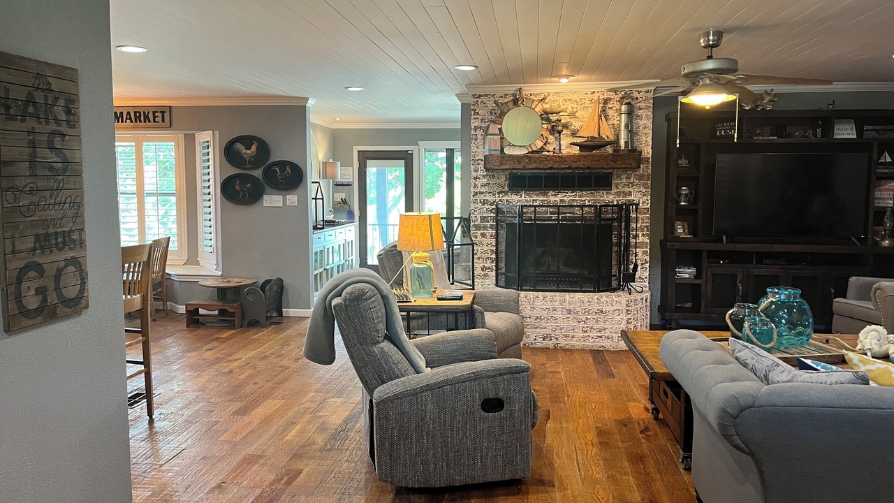 Photo of Livingroom in Granbury