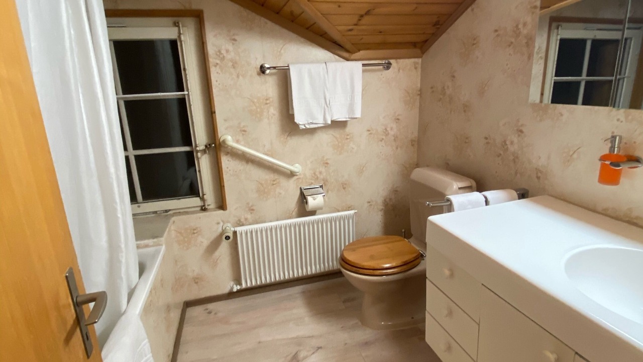 Photo of Bathroom in Burglauenen