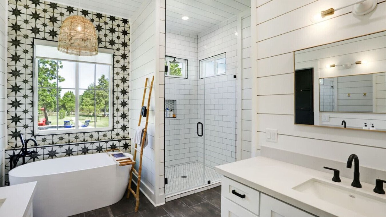 Photo of Bathroom in Round Top