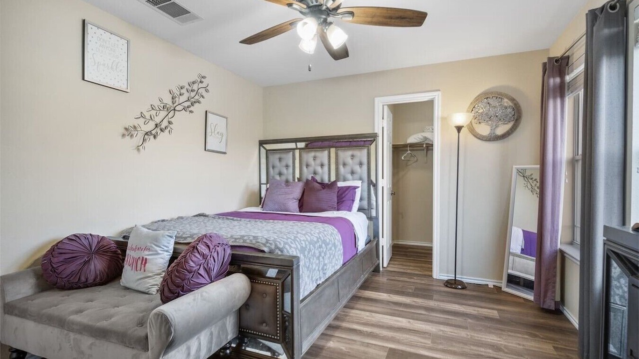 Photo of Bedroom in Montopolis