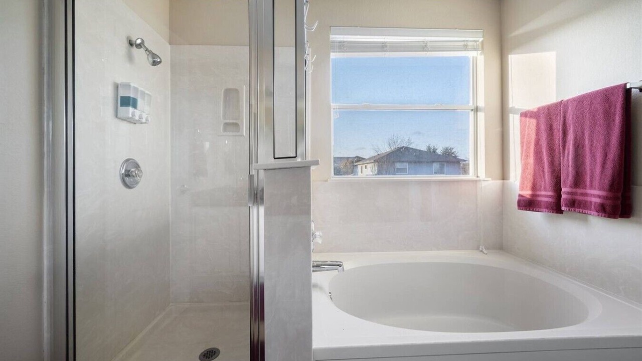 Photo of Bathroom in Montopolis