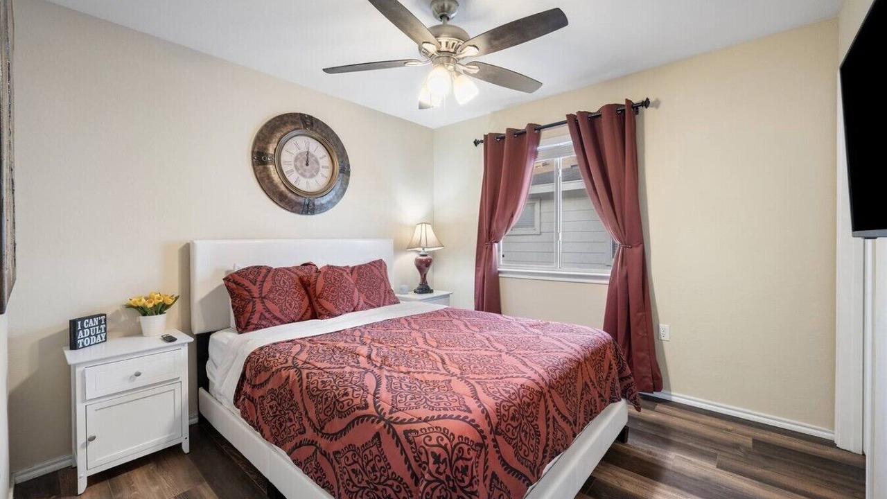 Photo of Bedroom in Montopolis