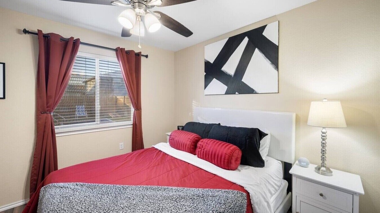 Photo of Bedroom in Montopolis