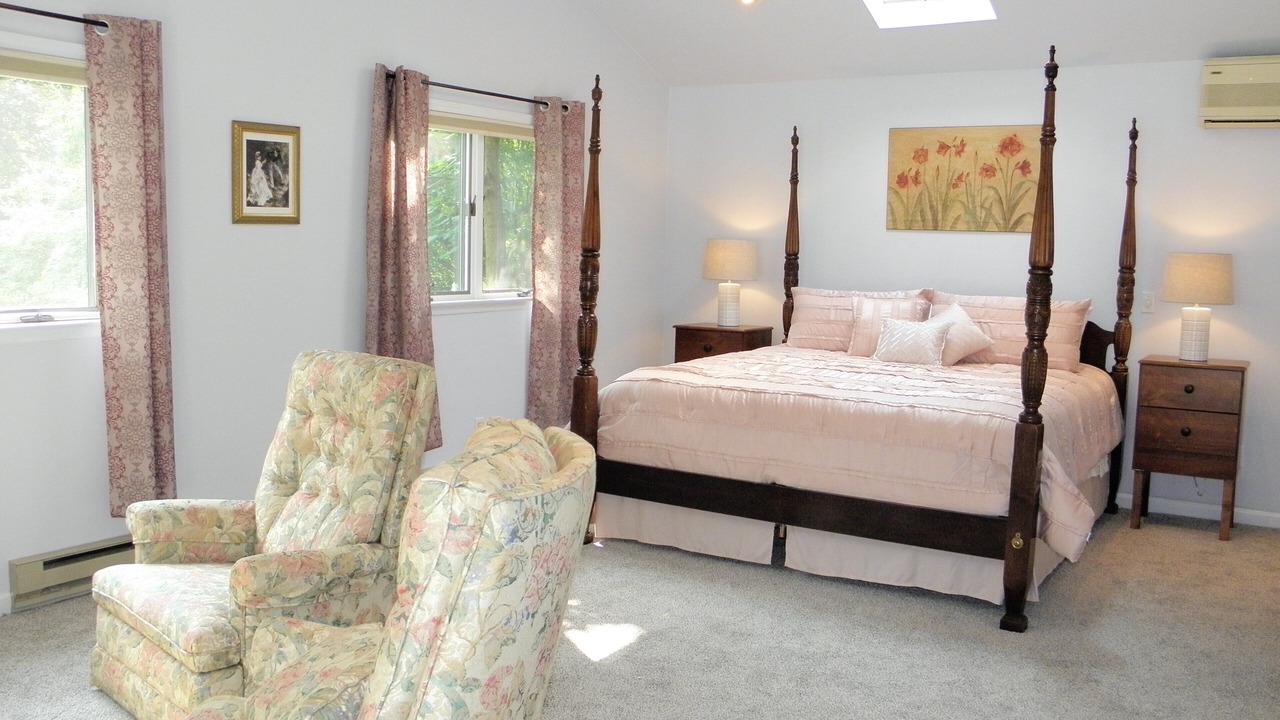 Photo of Bedroom in Wines