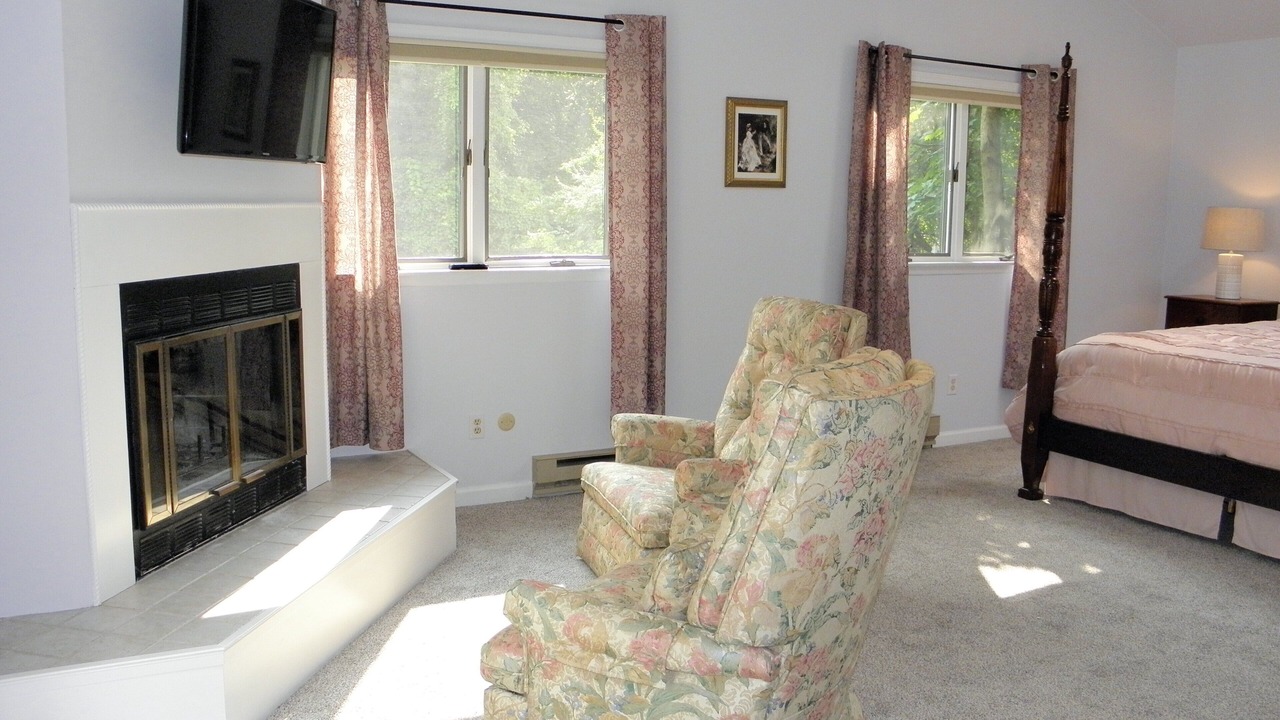 Photo of Bedroom in Wines