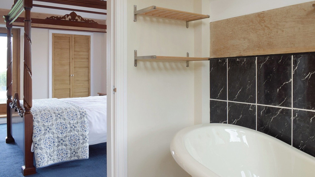 Photo of Others in Hope under Dinmore