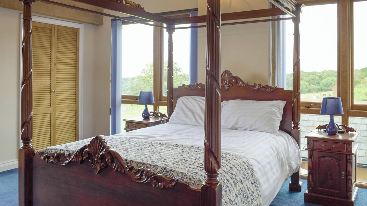 Photo of Others in Hope under Dinmore