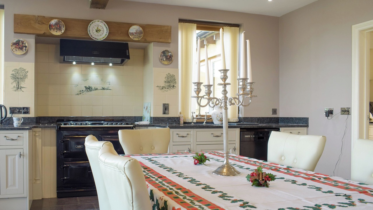 Photo of Others in Hope under Dinmore