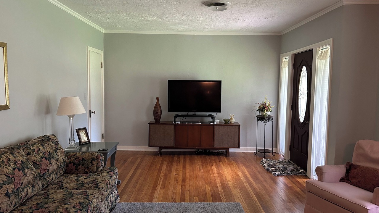 Photo of Livingroom in Flora