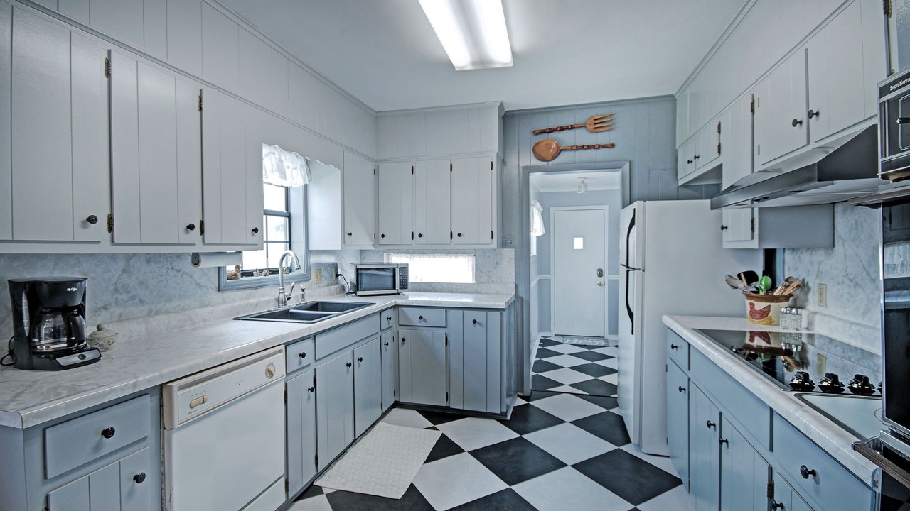 Photo of Kitchen in Flora