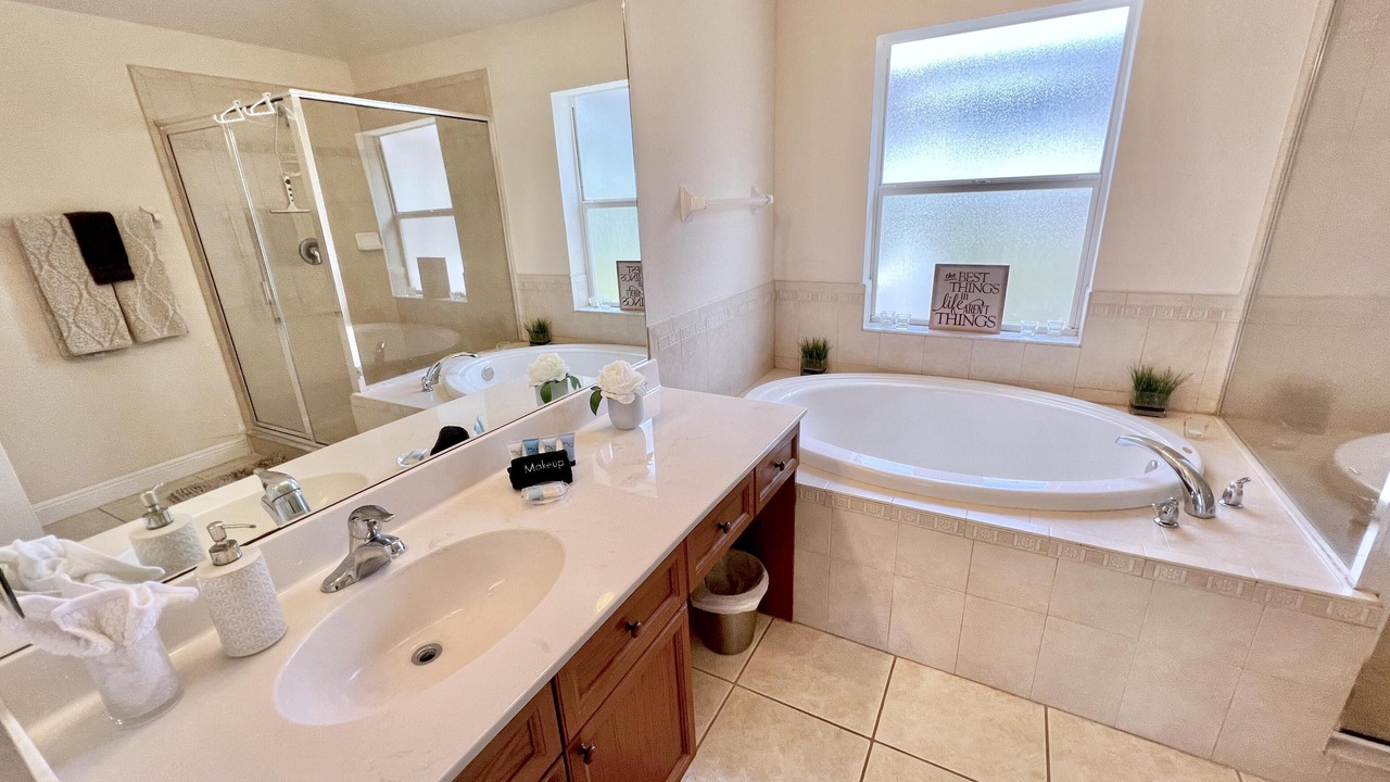 Photo of Bathroom in Jacarandas