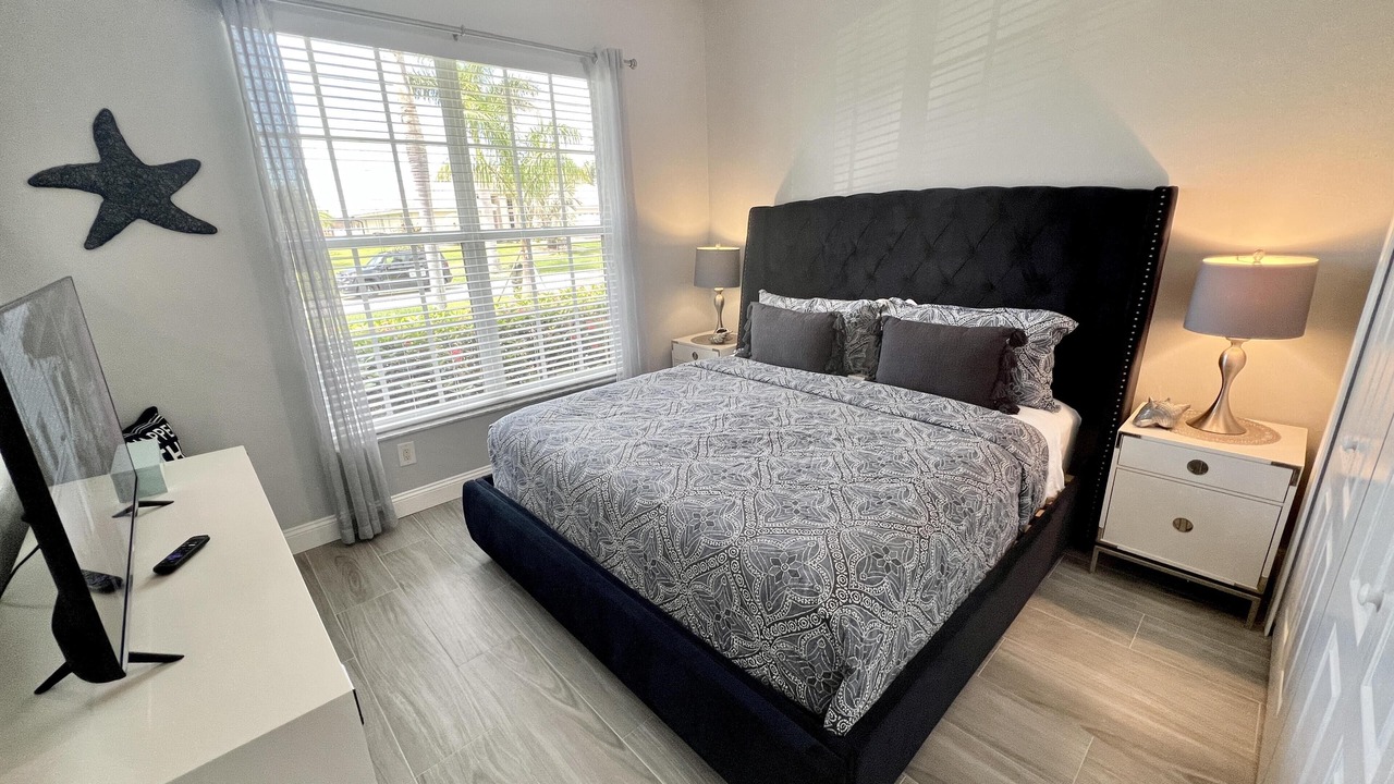 Photo of Bedroom in Eight Lakes