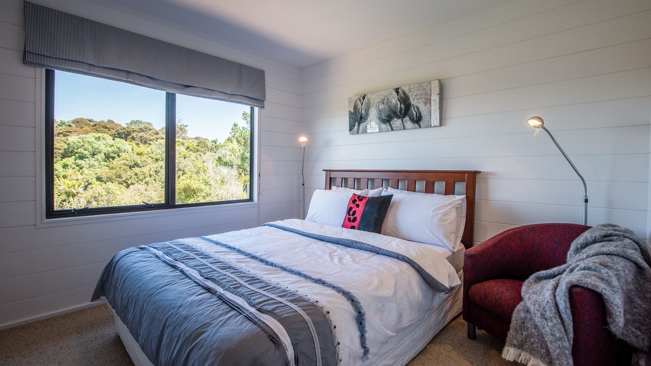 Photo of Bedroom in Surfdale