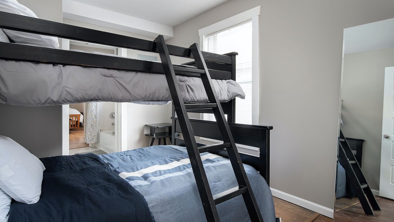 Photo of Bedroom in Ward Parkway