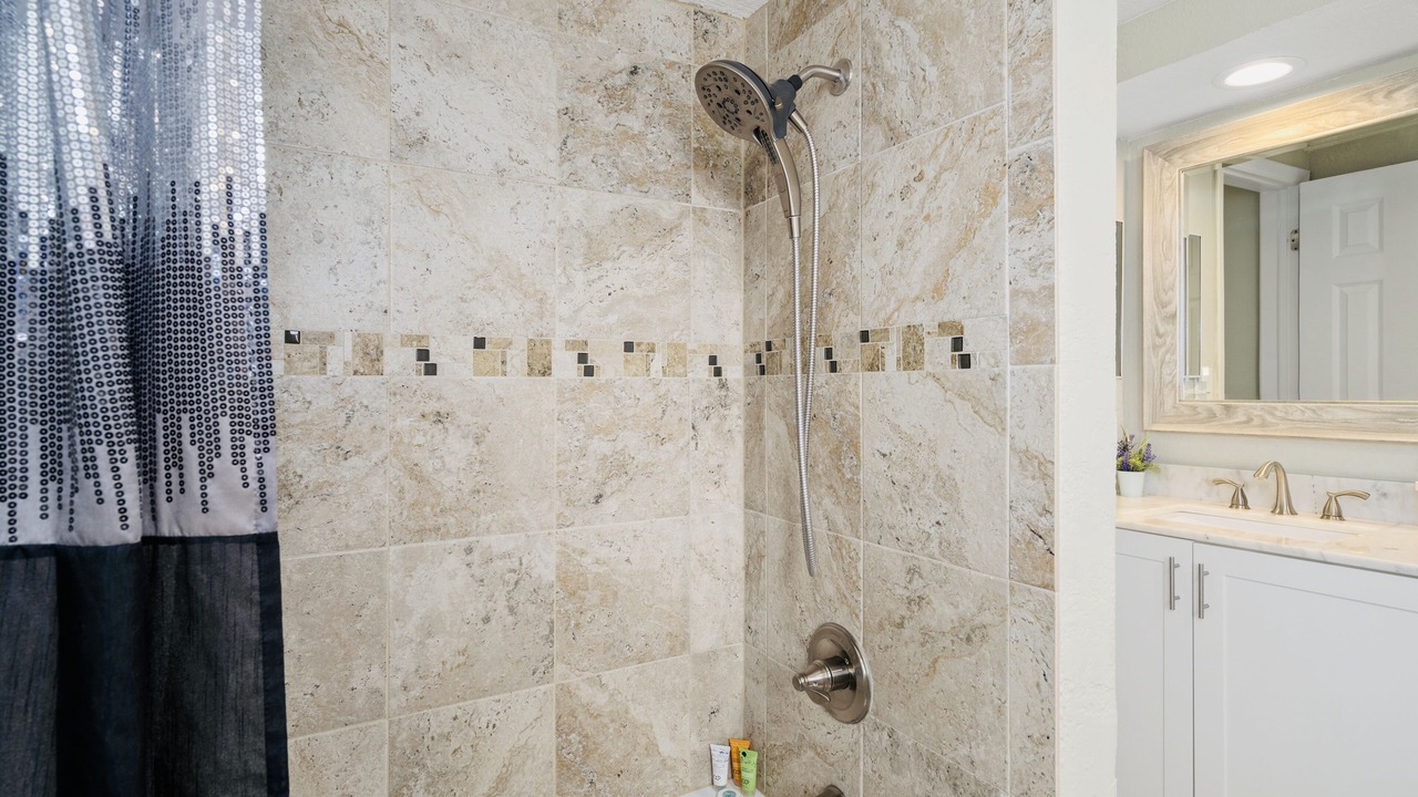 Photo of Bathroom in Regency Park