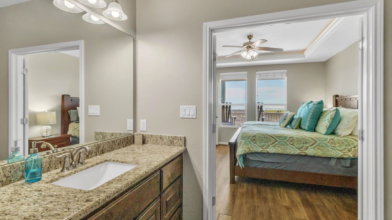 Photo of Bathroom in Port Bolivar