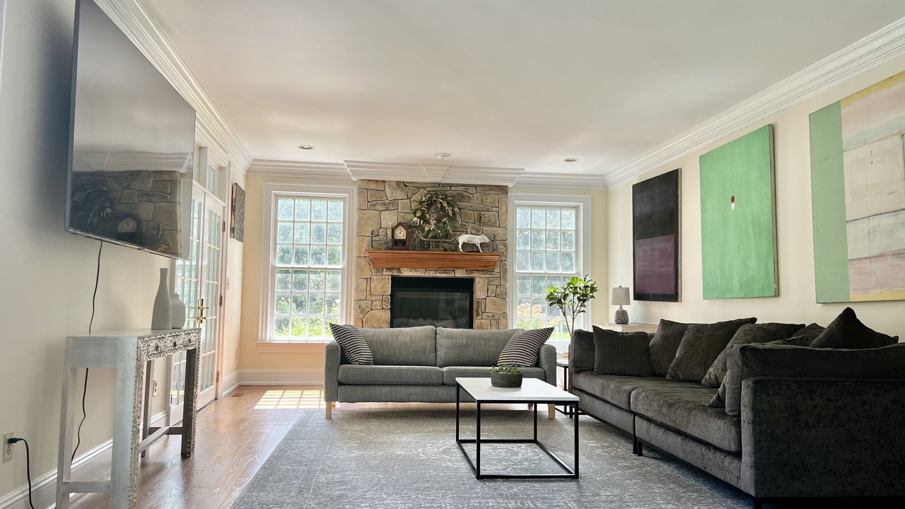 Photo of Livingroom in Lewisboro