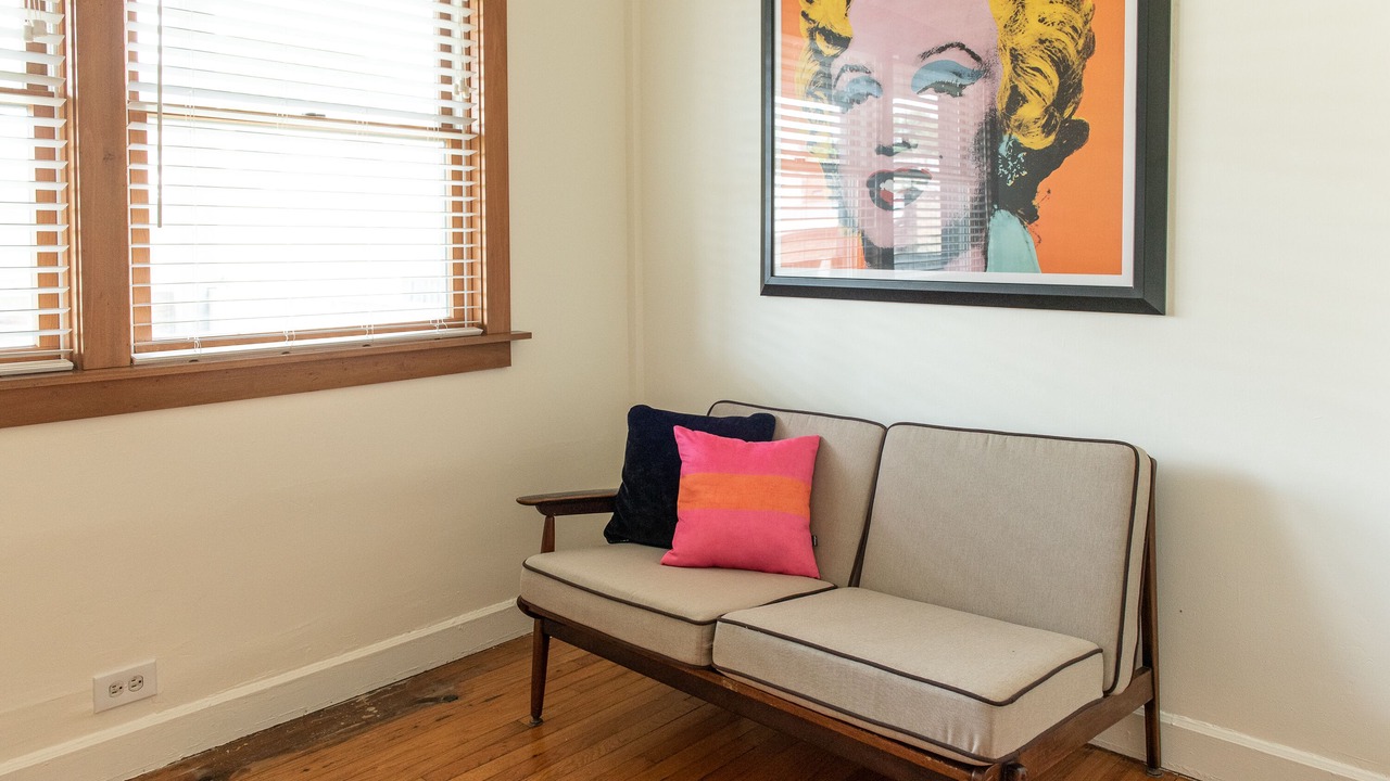 Photo of Livingroom in North Center