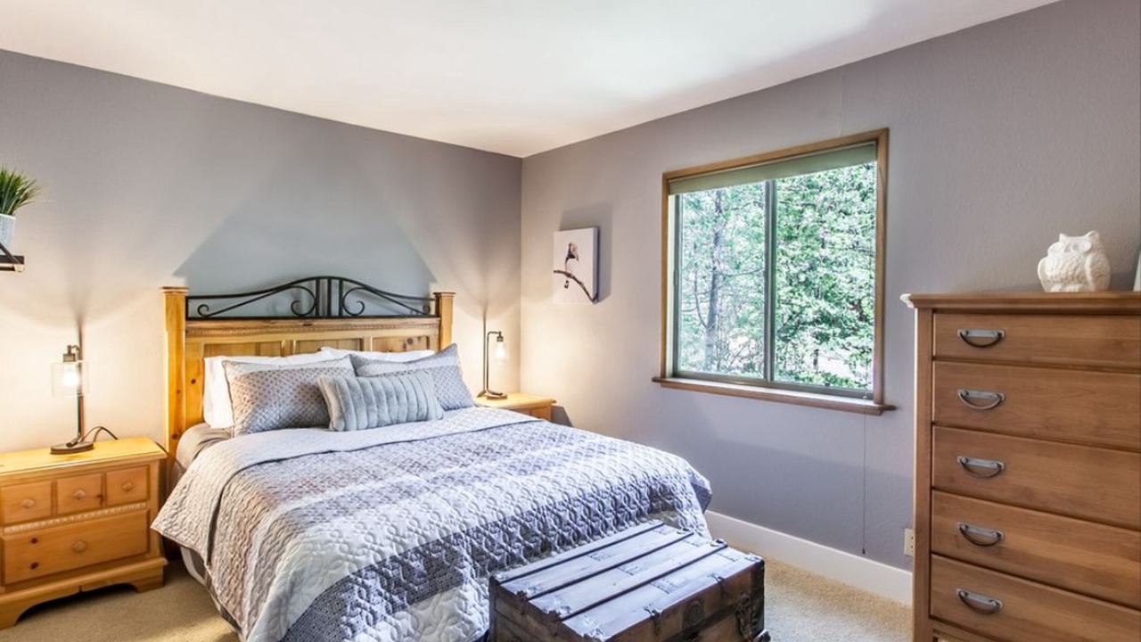 Photo of Bedroom in Blue Jay