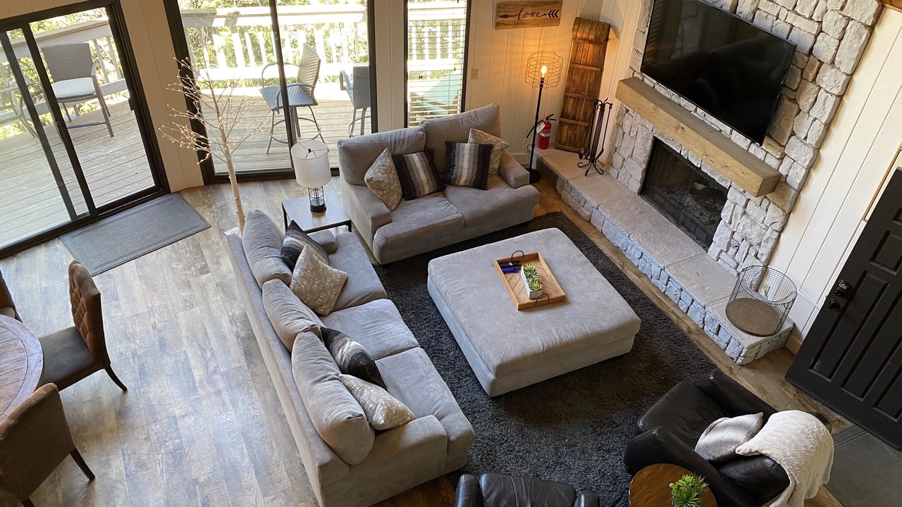 Photo of Livingroom in Blue Jay