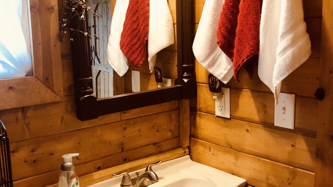 Photo of Bathroom in Canyon Lake