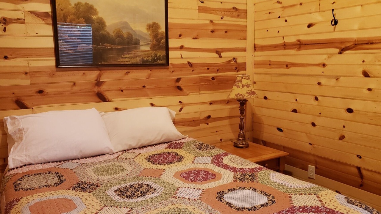 Photo of Bedroom in Sulphur