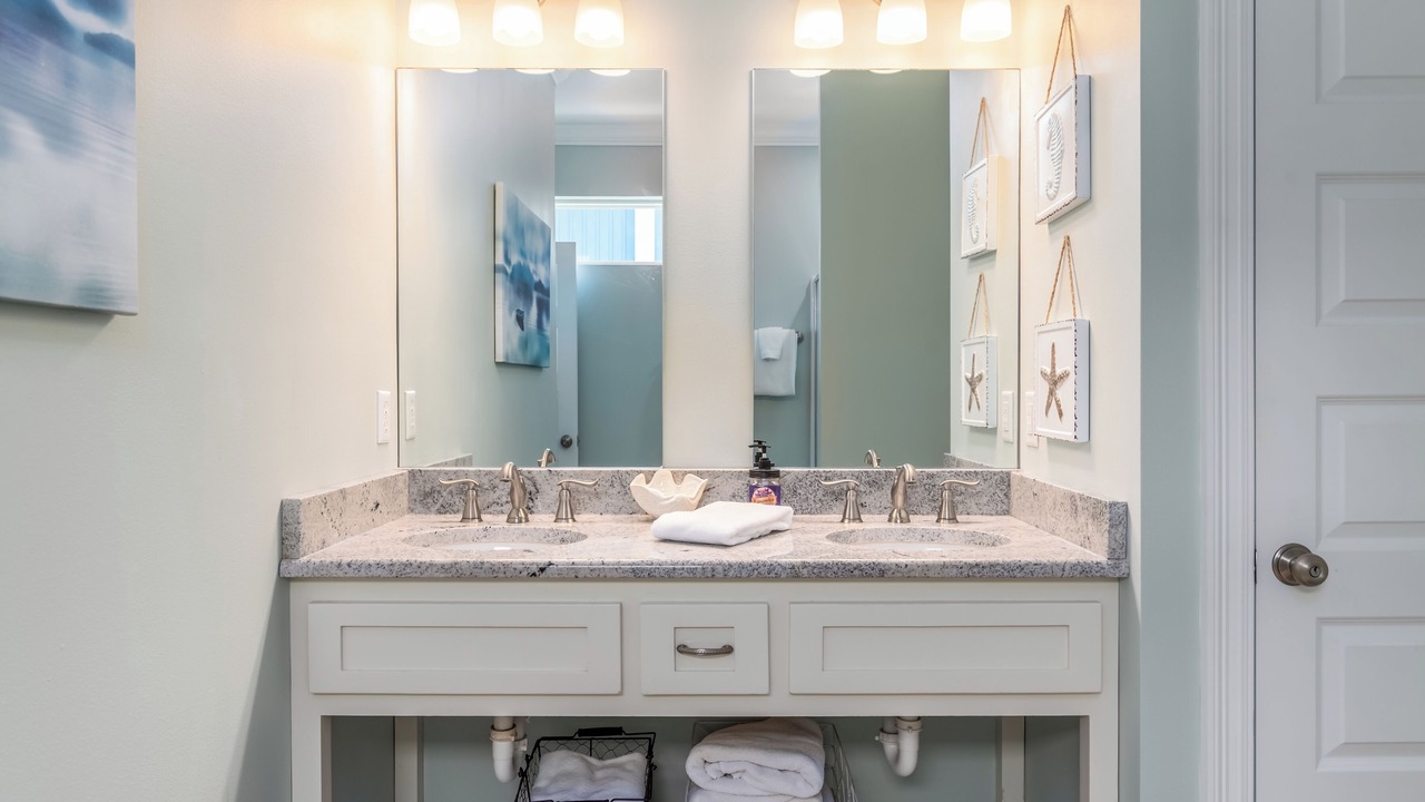 Photo of Bathroom in Dauphin Island