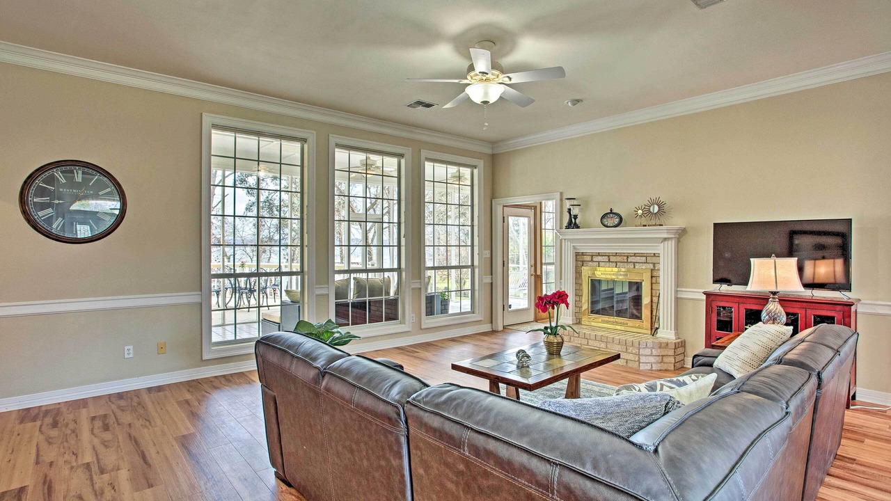 Photo of Bedroom in Coffee City