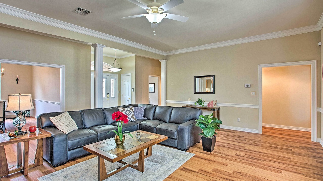 Photo of Livingroom in Coffee City