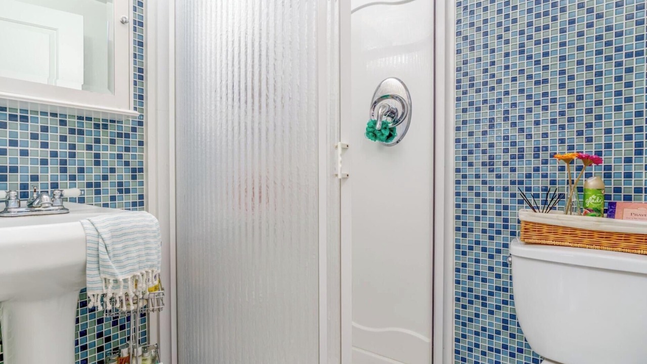 Photo of Bathroom in Bellevue Avenue Historic District