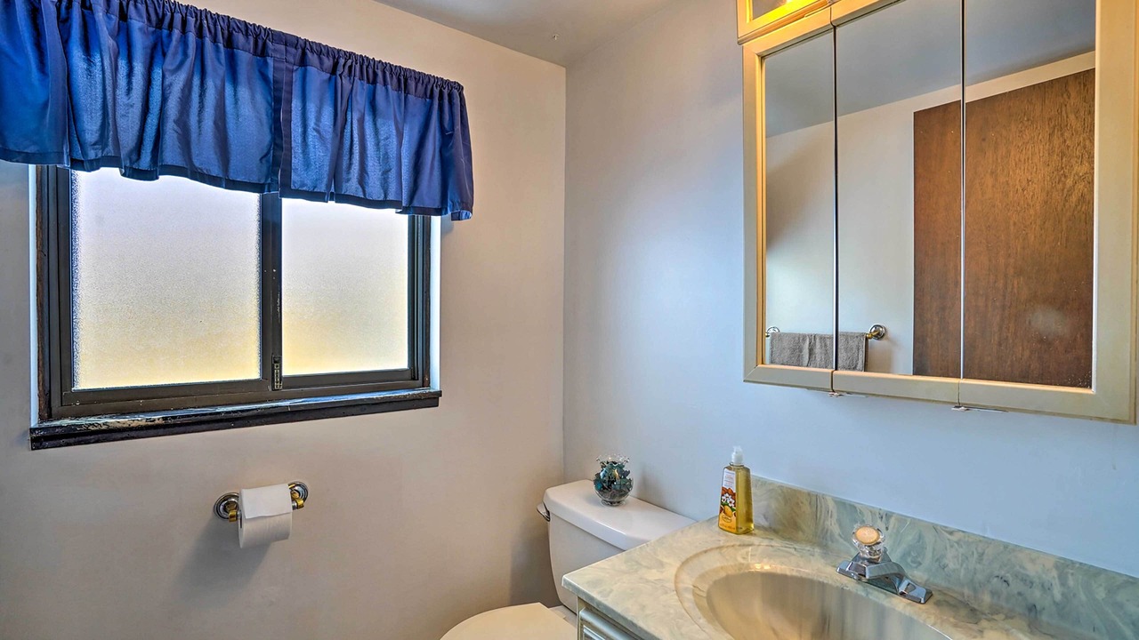 Photo of Bathroom in Lake