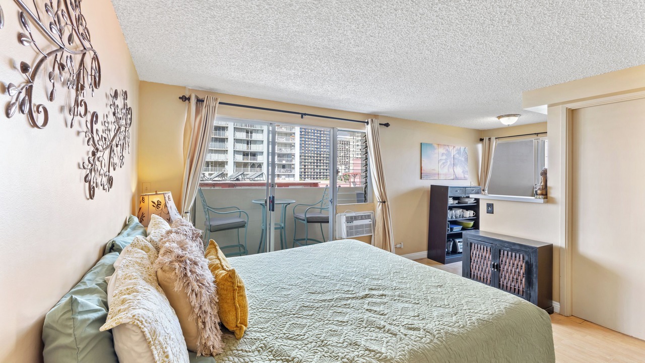 Photo of Bedroom in Waikiki