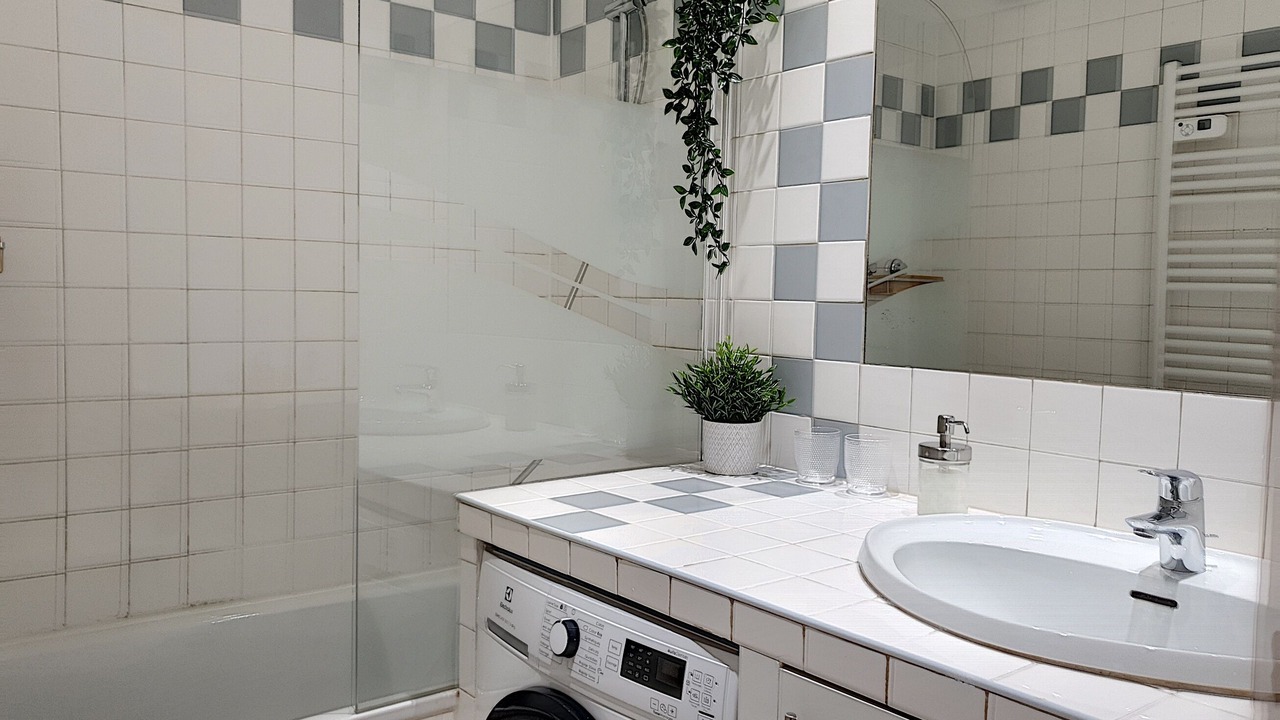 Photo of Bathroom in Boucle - Gros Caillou